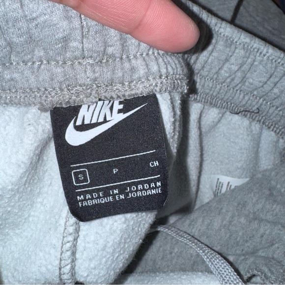 Nike Sportswear Club Fleece Cargo Shorts - Picture 5 of 6
